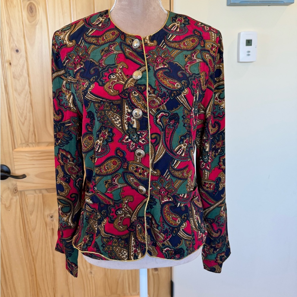 Vintage Paisley Casual Corner Button Down